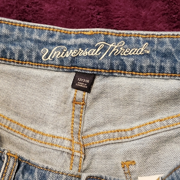Universal Thread Cuttoff Jean Shorts - Picture 2 of 7